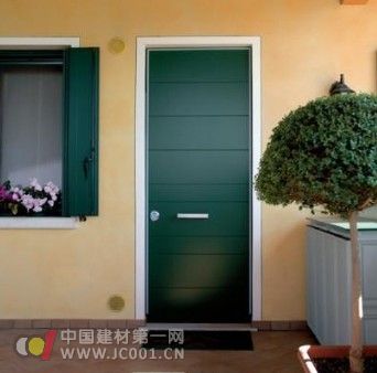 門及門套探價：700元以下慎買 “烤漆門”不特別